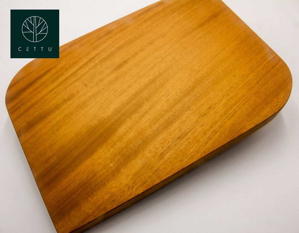 Tabla Pirineo. Fina madera de Caoba. Uso múltiple y reversible.