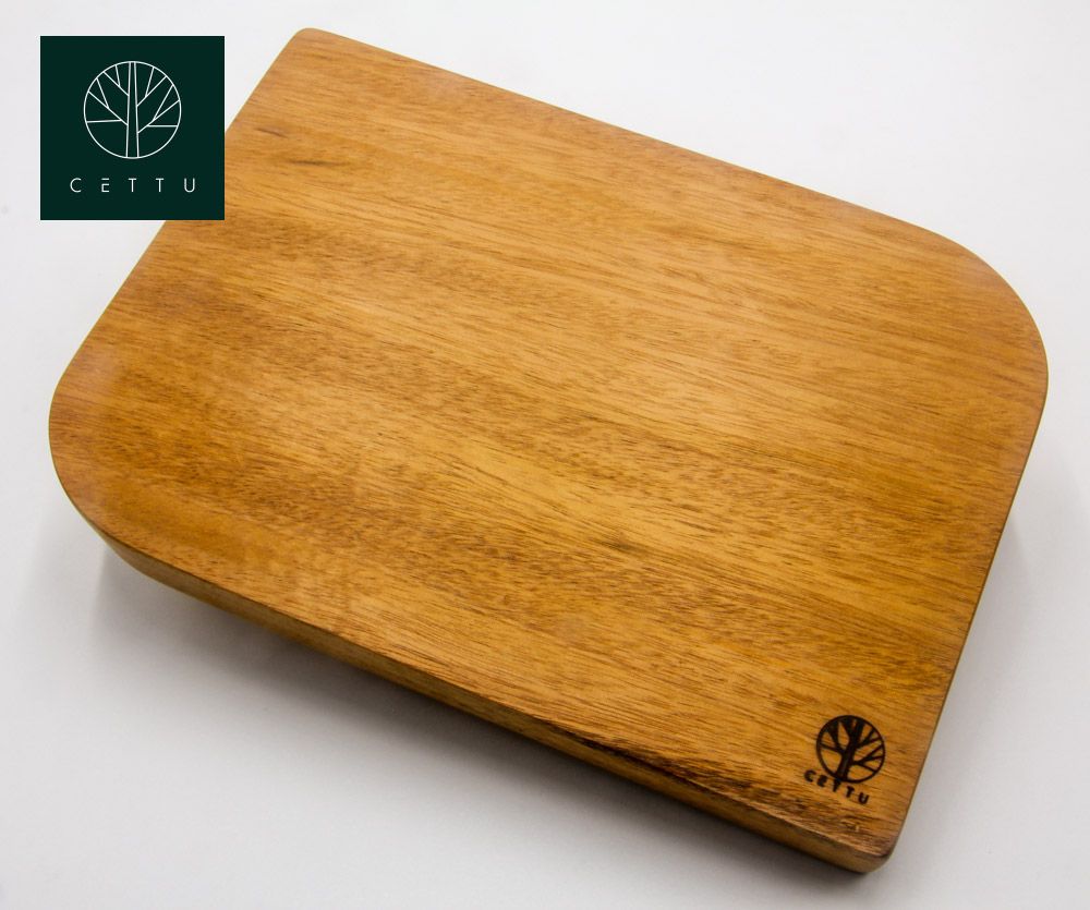 Tabla Pirineo. Fina madera de Caoba. Uso múltiple y reversible.