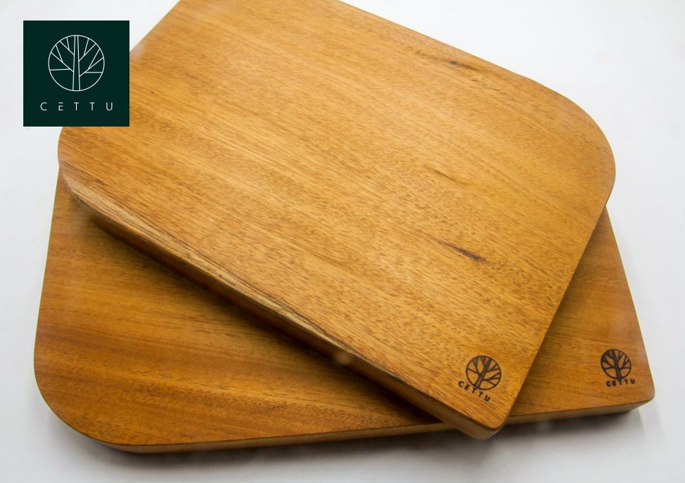 Set de 2 tablas Pirineo. Elaboradas en madera de Caoba.