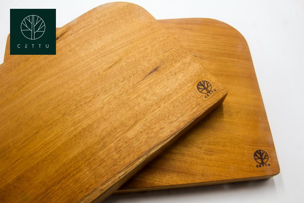 Set de 2 tablas Pirineo. Elaboradas en madera de Caoba.