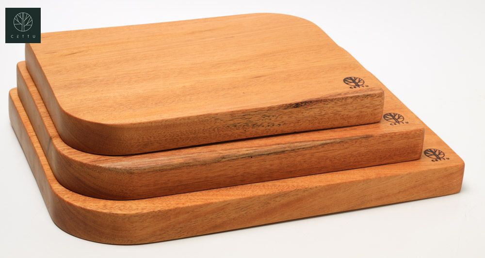 Set de 3 tablas Pirineo. Elaborada en madera de Caoba.