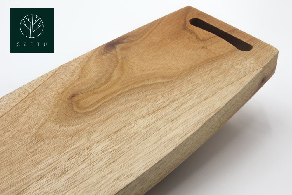 Tabla Ródano, elaborada en fina madera de Cedro.