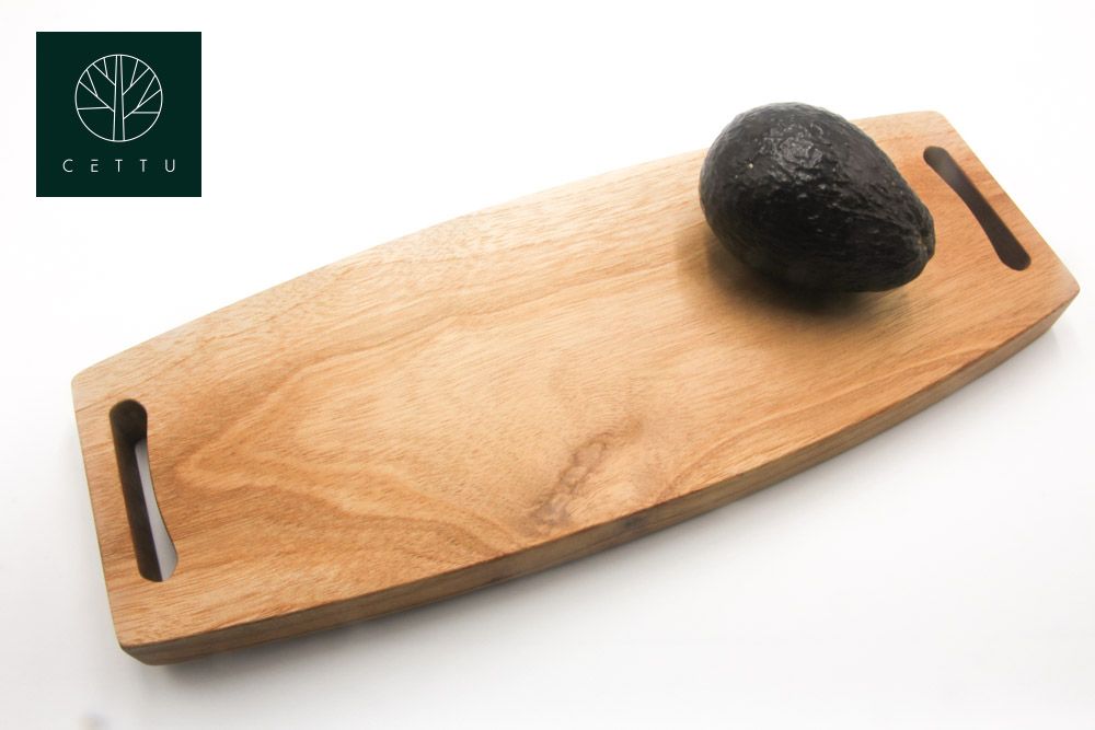 Tabla Ródano, elaborada en fina madera de Cedro.