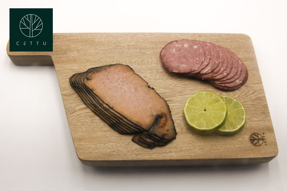 Tabla Cerceta, elaborada en fina madera.