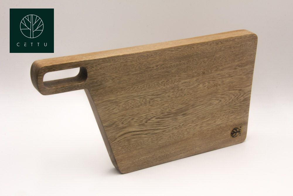 Tabla Cerceta, elaborada en fina madera.