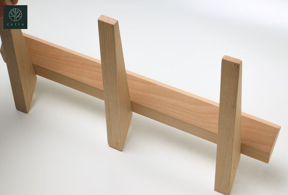 Perchero de pared Trefork. Diseño estilizado y funcional.